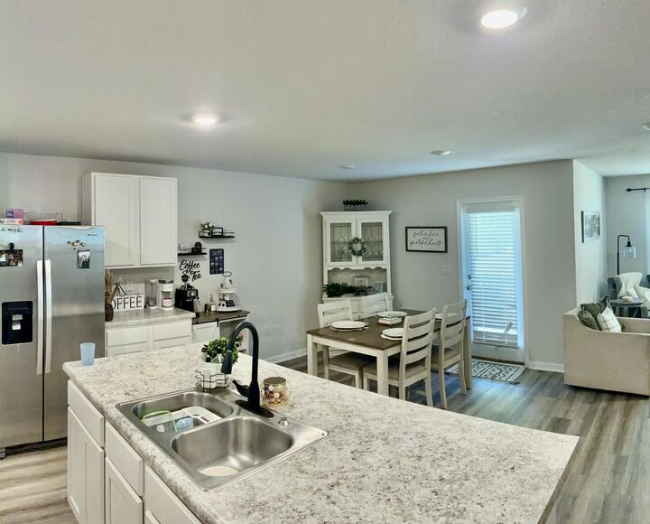 Property Photo: 6746 Cambrian Ridge FL 32567