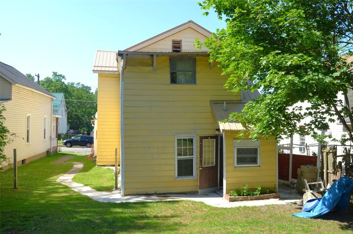 Property Photo:  837 E 21st Street  PA 16503 