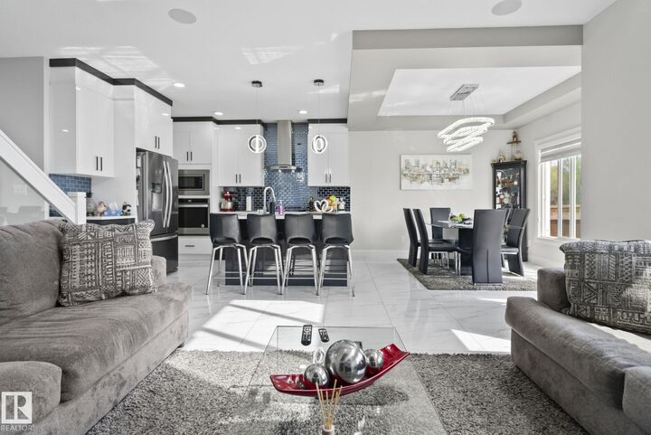 Property Photo:  6423 175 Avenue NW  AB T5Y 4A8 