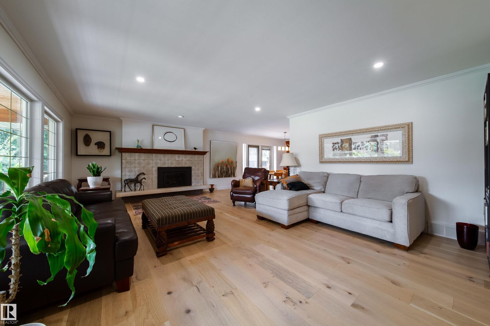 Property Photo: 14016 85 Avenue NW AB T5R 3Y8