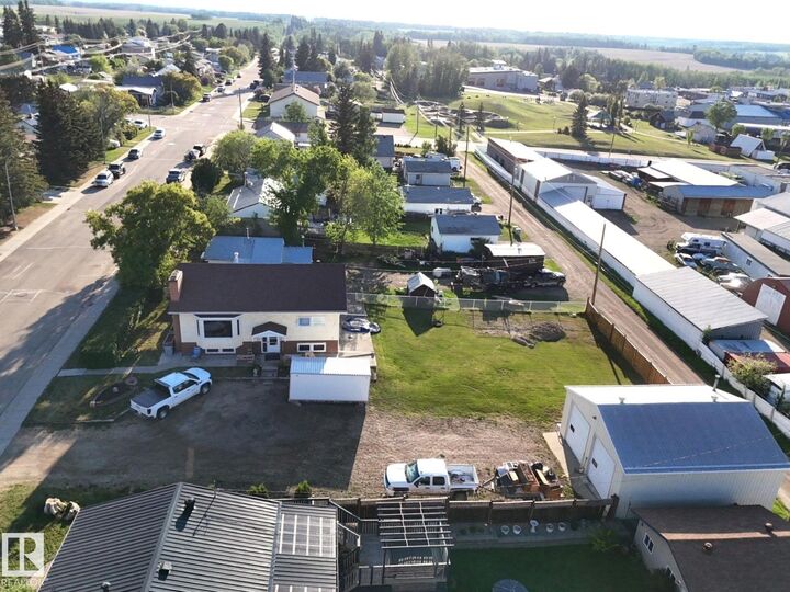 Property Photo: 4722 48 Avenue AB T0E 0T0