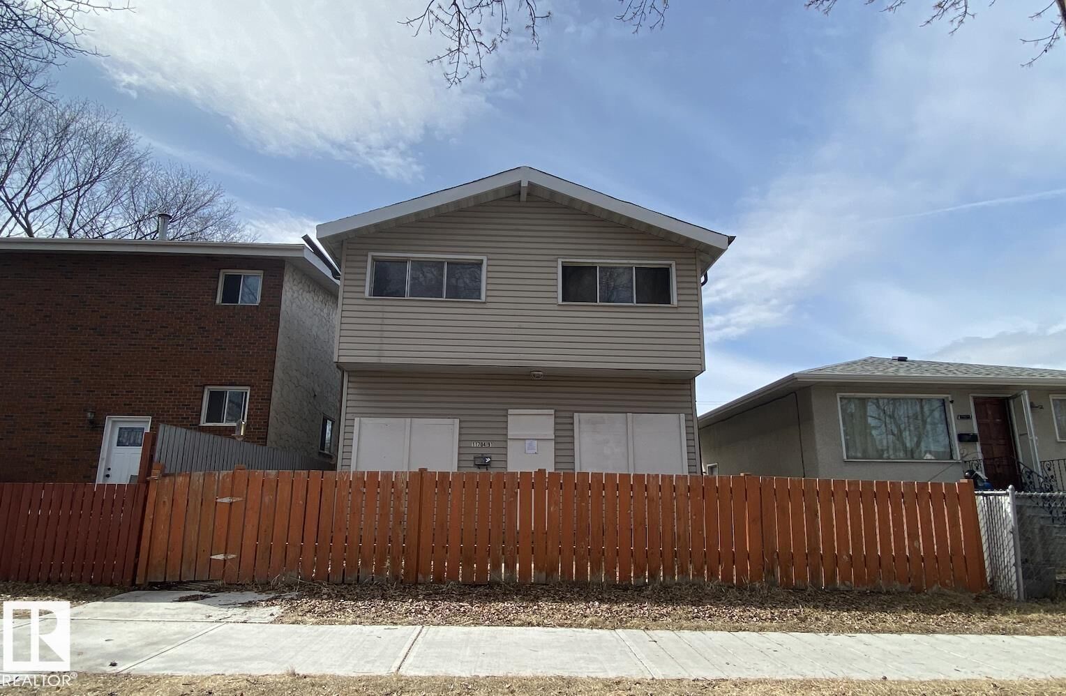 Property Photo:  11704 91 Street NW  AB T5B 4B3 