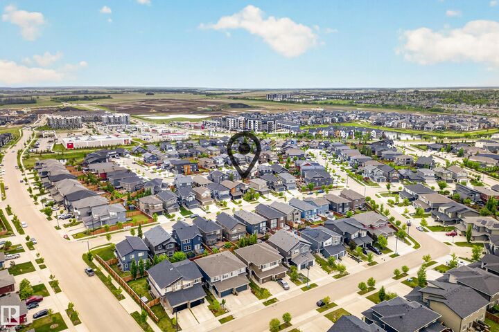 Property Photo:  23 Red Fox Way  AB T8N 7T6 