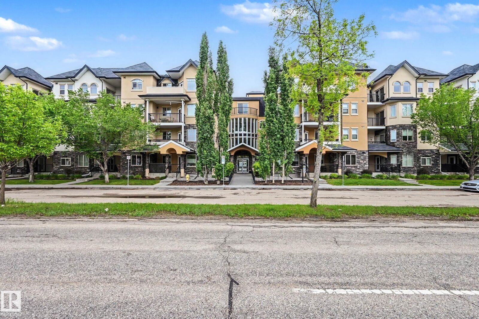 Property Photo: 8730 82 Avenue NW 402 AB T6C 0Z1
