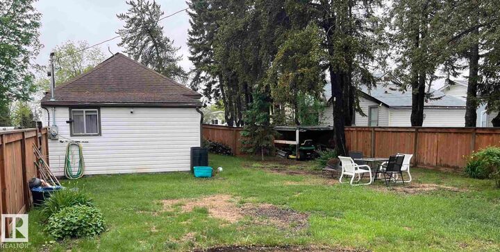 Property Photo:  5104 55 Avenue  AB T0B 4J0 