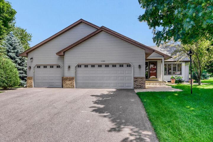 Property Photo: 17390 Greenview Circle MN 55044