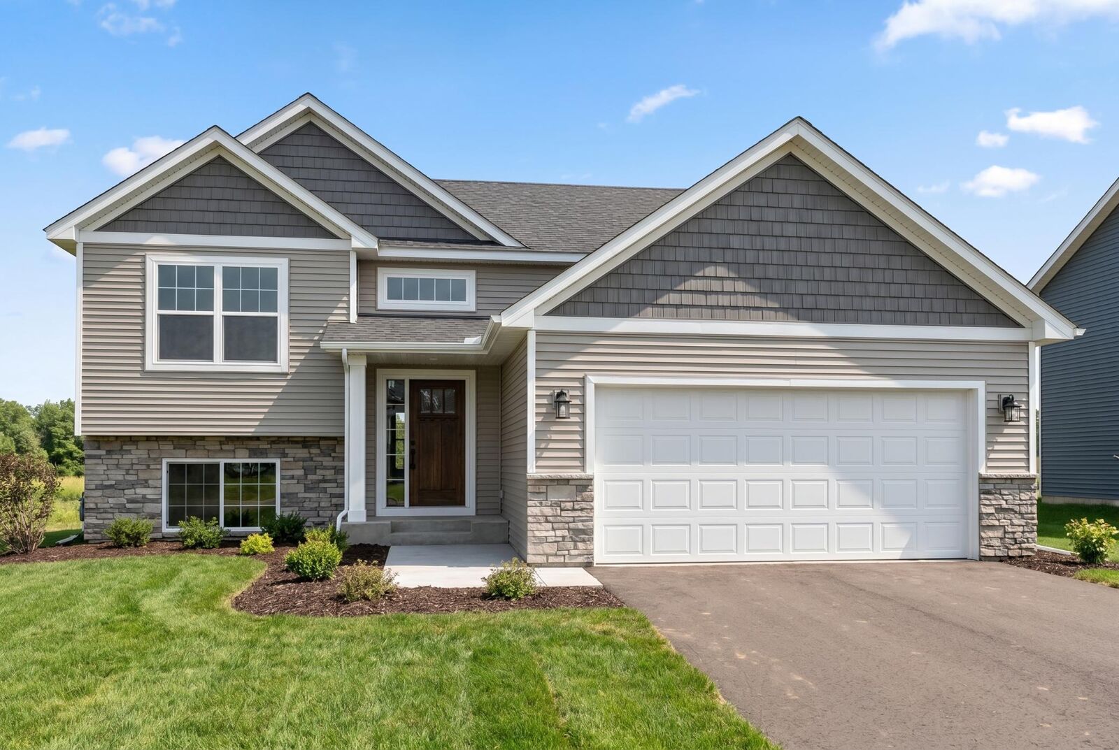 Property Photo:  24154 Polk Street NE  MN 55005 