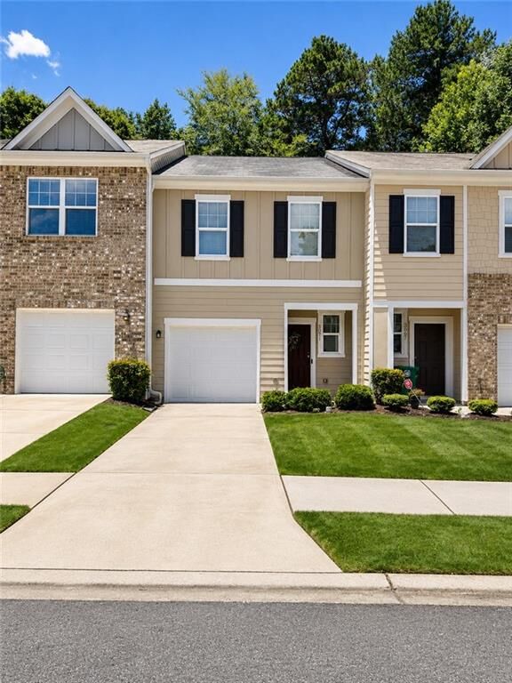 Property Photo: 3071 Tarian Way GA 30034