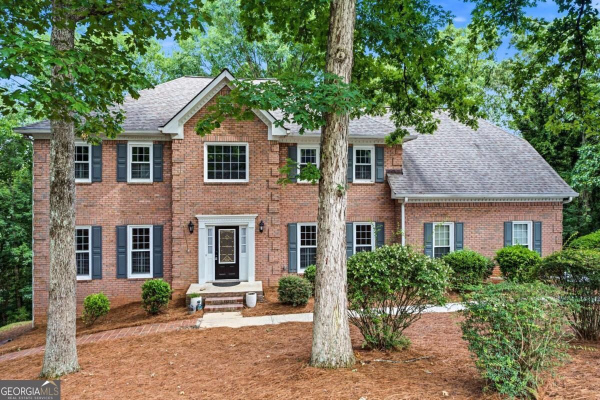 Property Photo: 5525 Hampstead Way GA 30097