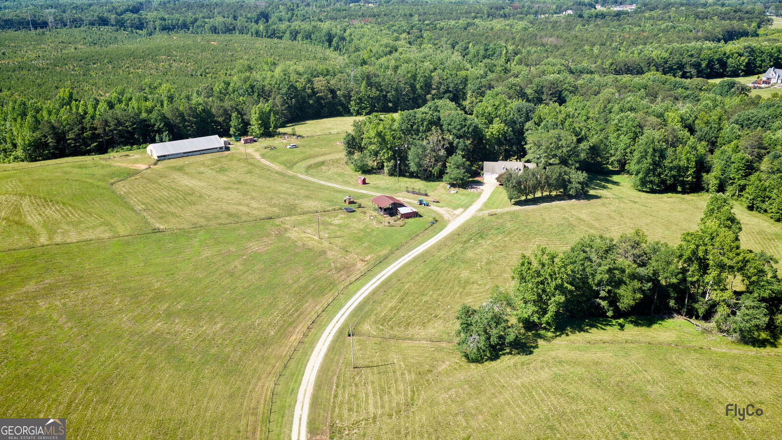 Property Photo: 211 Little New York Road GA 30116