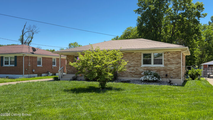 Property Photo:  4906 Paramount Dr  KY 40258 