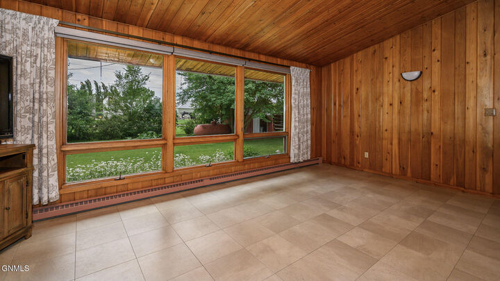 Property Photo: 403 3rd Street NW ND 58545
