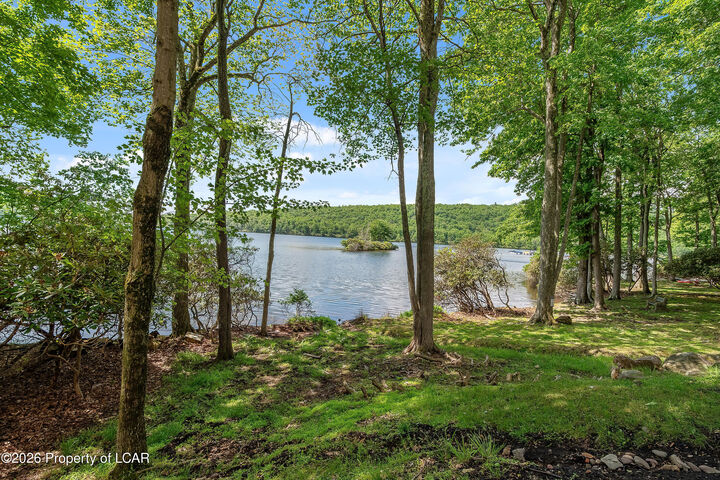 Property Photo: 7 #202 Midlake Drive PA 18624