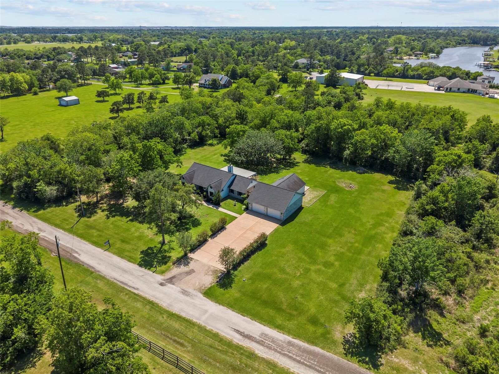 Property Photo:  5018 Starboard Lane  TX 77539 
