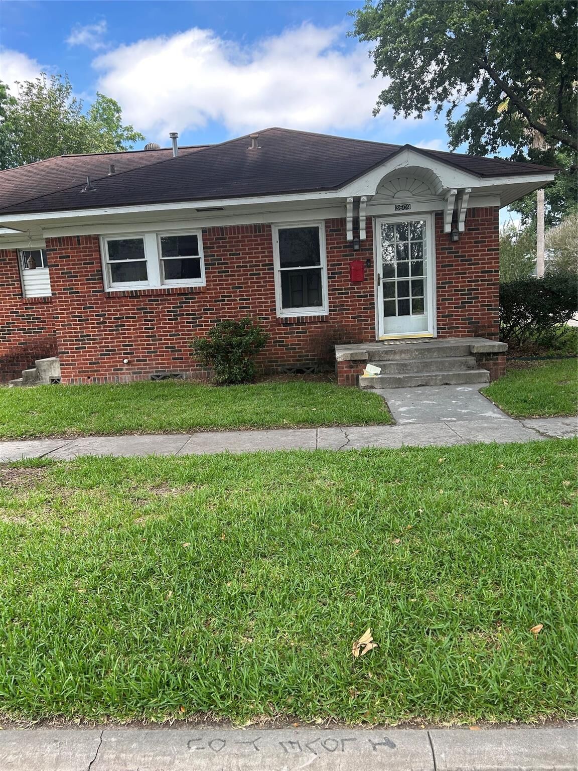 Property Photo: 1104 Key Street TX 77009