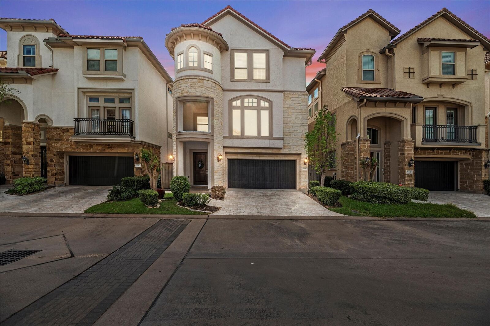 Property Photo: 1006 Old Oyster Trail TX 77478