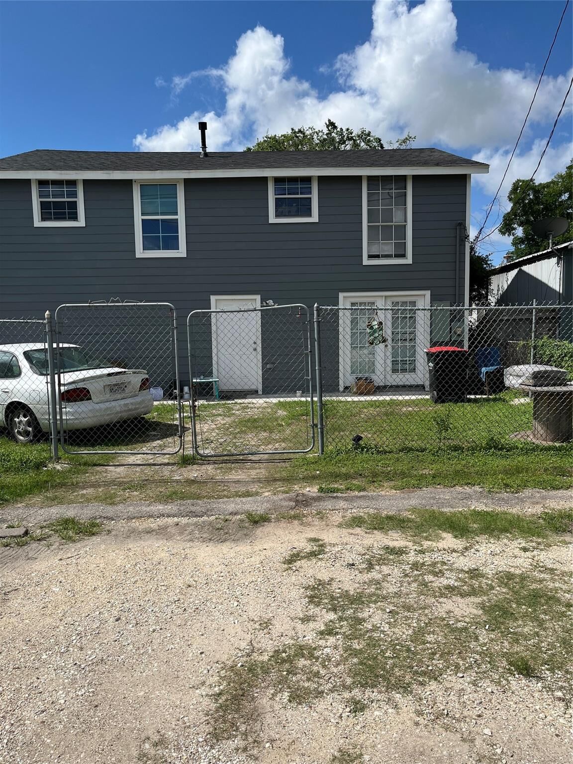 Property Photo:  1104 Beacon Street  TX 77015 