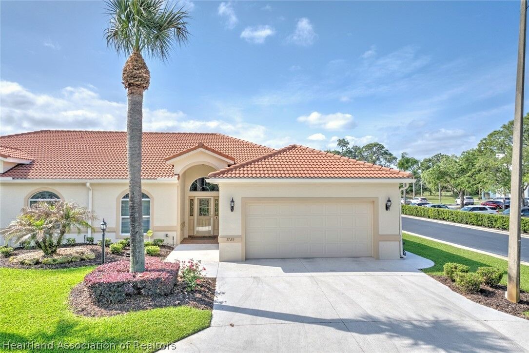 Property Photo: 5729 Hampton Woods Boulevard FL 33872