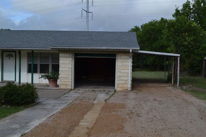 Property Photo: 1502 Sherrard TX 78611