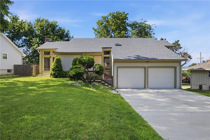 Property Photo: 3300 NE 71st Terrace MO 64119