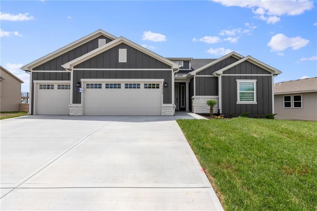 Property Photo: 1386 N 163rd Court KS 66007