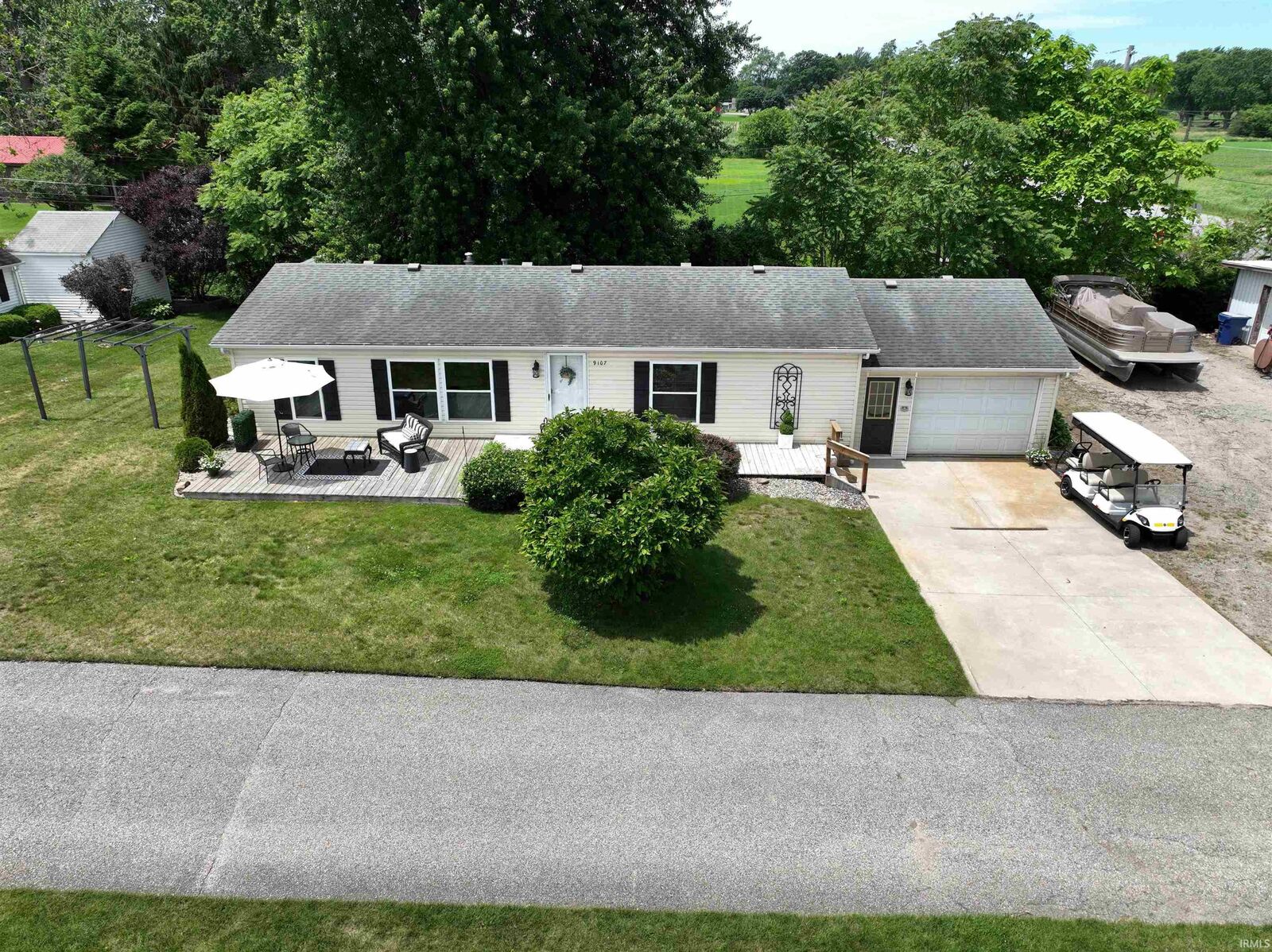 Property Photo: 9107 N Mary D Drive IN 46506