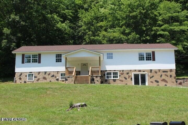 Property Photo: 2915 Flat Hollow Rd TN 37870