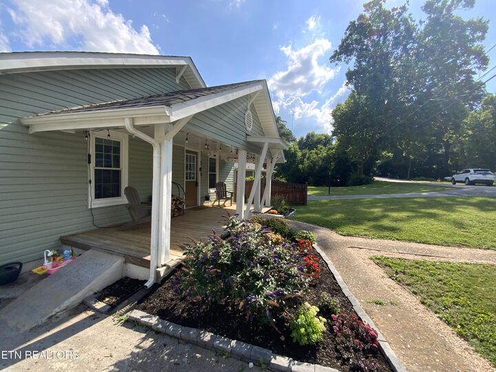 Property Photo: 510 Watauga Ave TN 37917