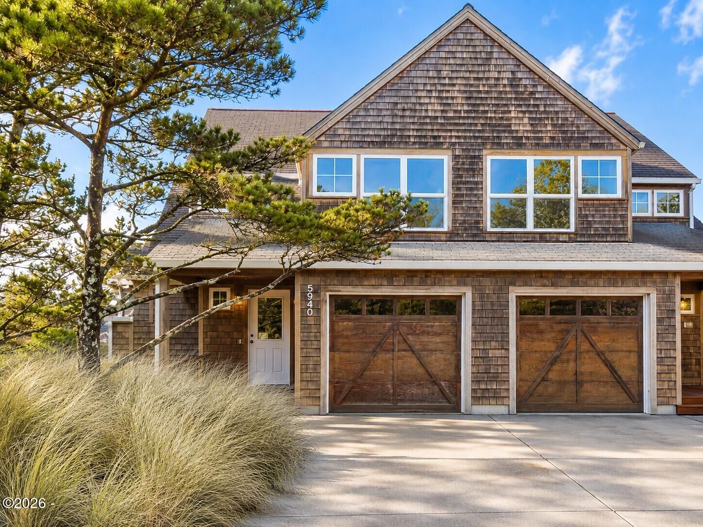 Property Photo:  5940 Summerhouse Lane  OR 97135 