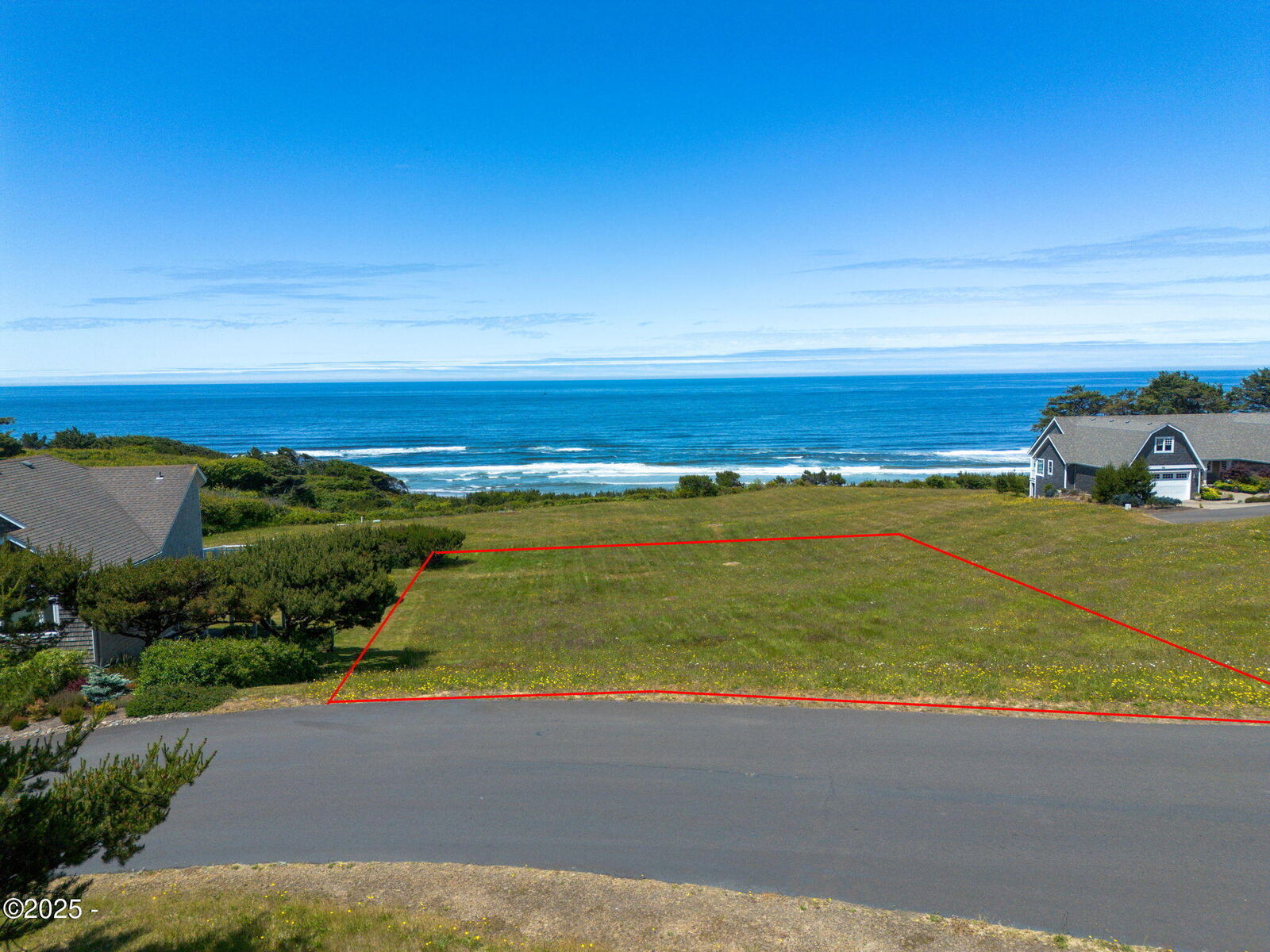 Property Photo: 16 Nantucket Drive OR 97112