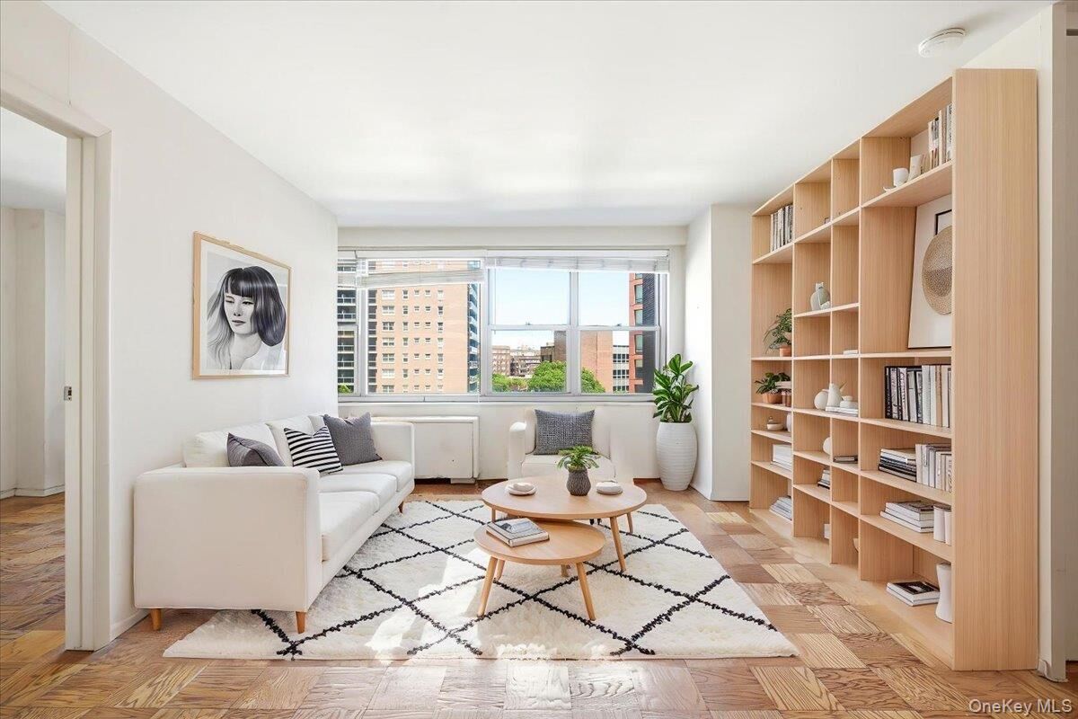 Property Photo:  70-25 Yellowstone Boulevard 5A  NY 11375 