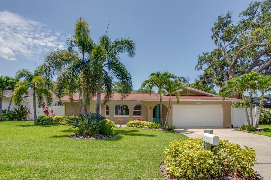 Property Photo:  14060 82nd Avenue  FL 33776 