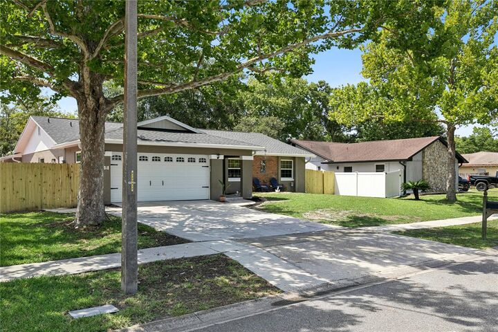 Property Photo:  809 Big Buck Circle  FL 32708 