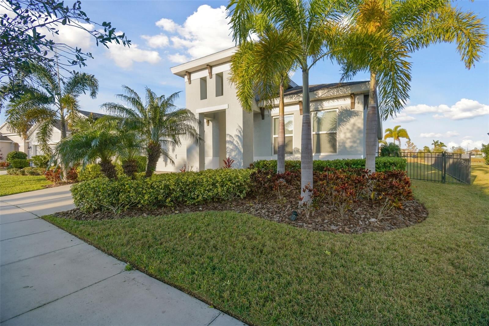 Property Photo: 5424 Silver Sun Drive FL 33572