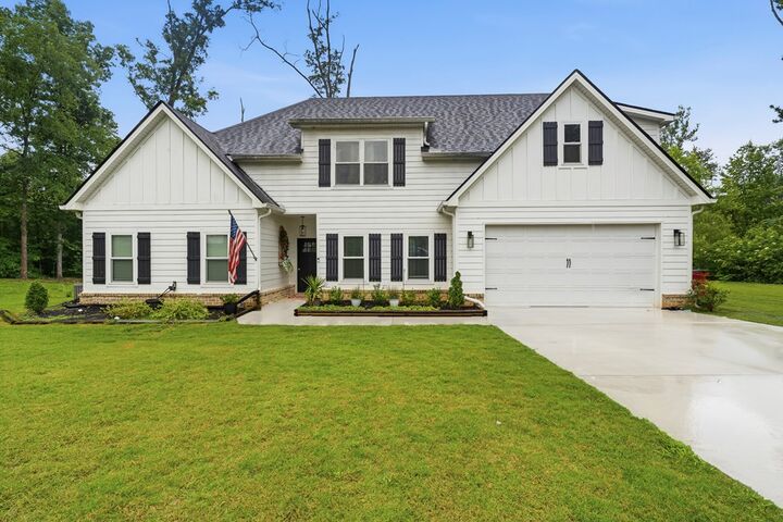 Property Photo: 221 Diamond Place GA 31032