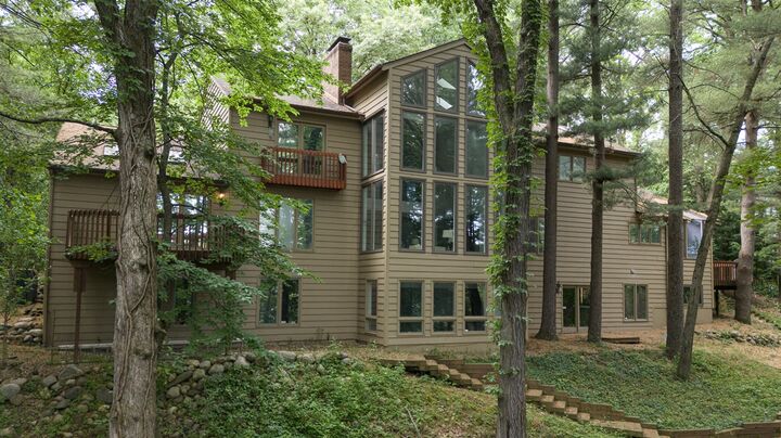 Property Photo: 7129 Lakeridge Place MI 49009-9758