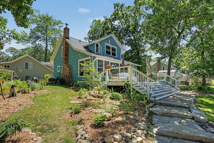 Property Photo: 8565 Oakwood Court MI 49201-9238