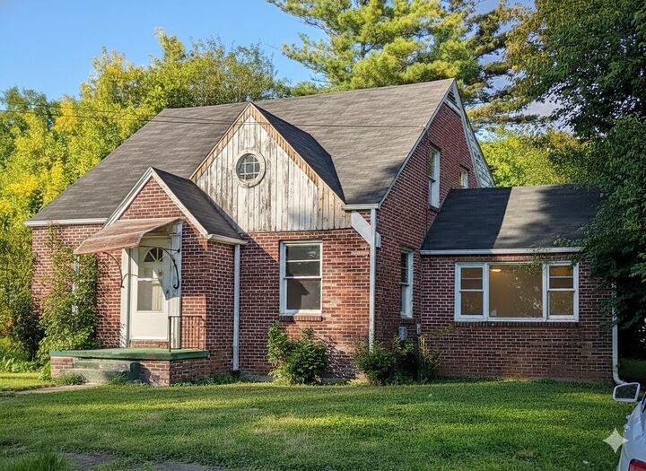 Property Photo:  544 S 13th Street  MI 48601-1913 