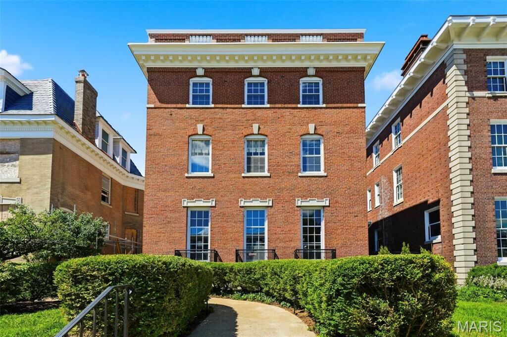 Property Photo: 5257 Westminster Place MO 63108
