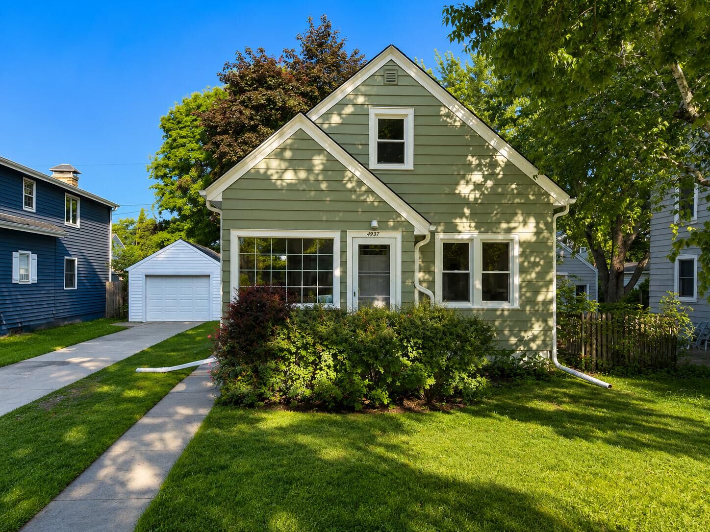Property Photo:  4937 N Hollywood Ave  WI 53217 