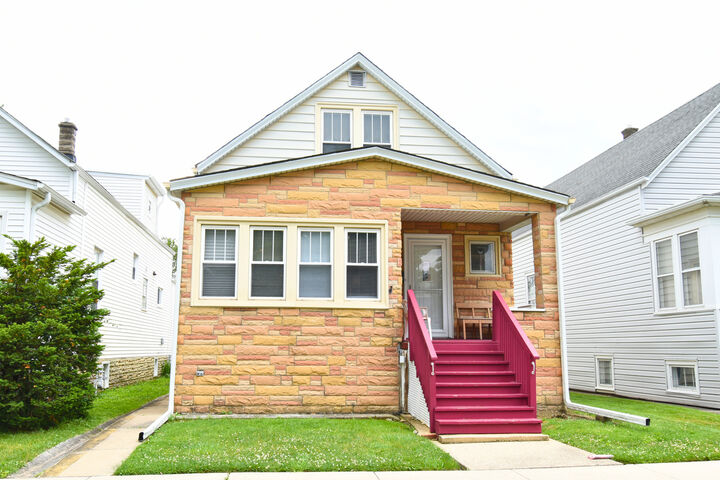 Property Photo:  4945 W Waveland Avenue  IL 60641 