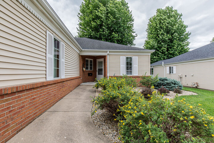 Property Photo: 236 Hideaway Drive 2R IL 61356