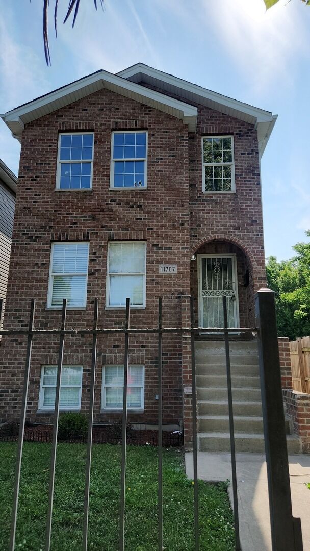 Property Photo: 11707 S Morgan Street IL 60643