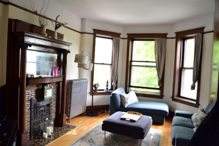 Property Photo: 3717 N Wayne Avenue 2 IL 60613