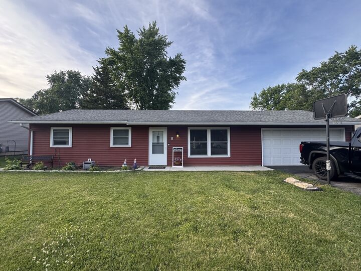 Property Photo:  8 Dolphin Court  IL 60543 