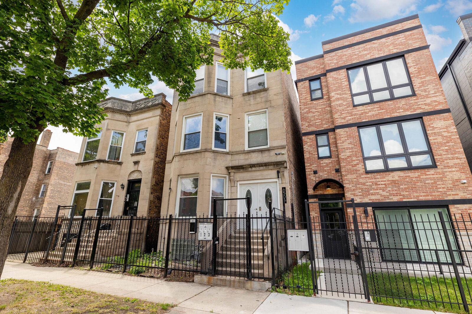 Property Photo: 6504 S Maryland Avenue IL 60637