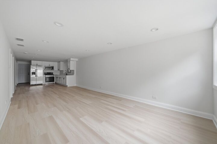 Property Photo: 7914 S Essex Avenue IL 60617