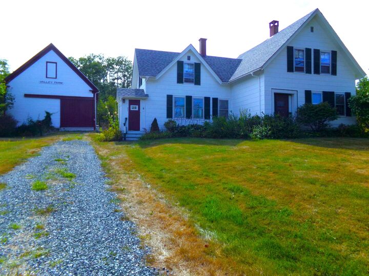 Property Photo:  444 E Side Road  ME 04677 