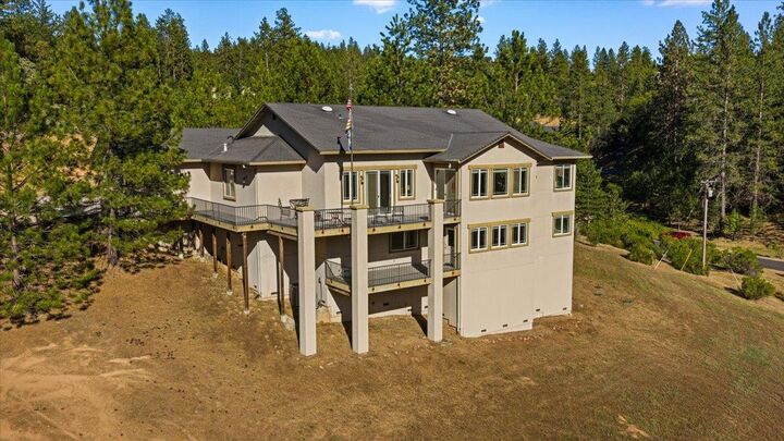 Property Photo: 915 Eden Valley Road CA 95713