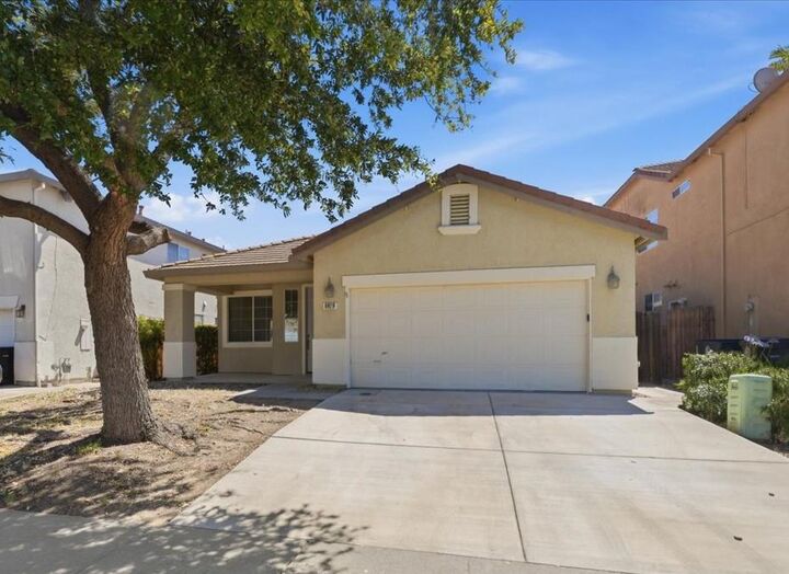 Property Photo: 6820 Ranch House Way CA 95621